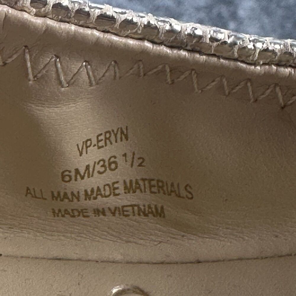 Vince Camuto Ballet Flats Women Size Gold Snake Skin Textured Bow Charm Eryn - Picture 10 of 15